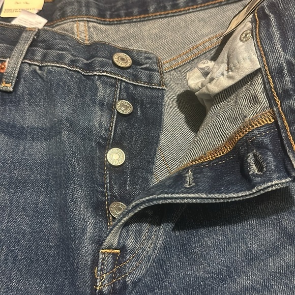 NWT Levi's® Premium
501® ‘90S WOMEN'S JEANS 28X32 - Picture 16 of 17